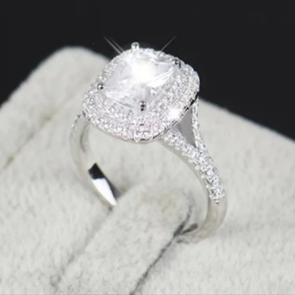 HOST PICK 💎 Diamond Engagement Ring. S6 - Picture 4 of 7